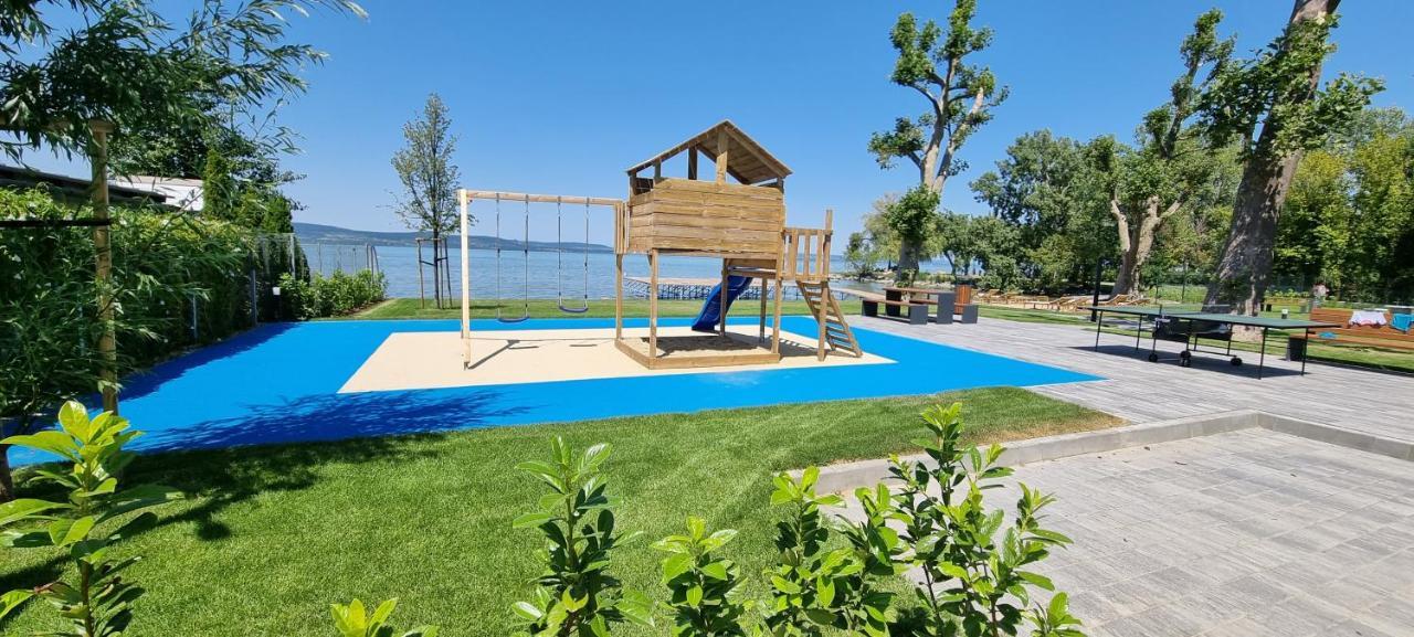 Platan Beach Apartman With Lakeview Balatonboglar Exterior photo