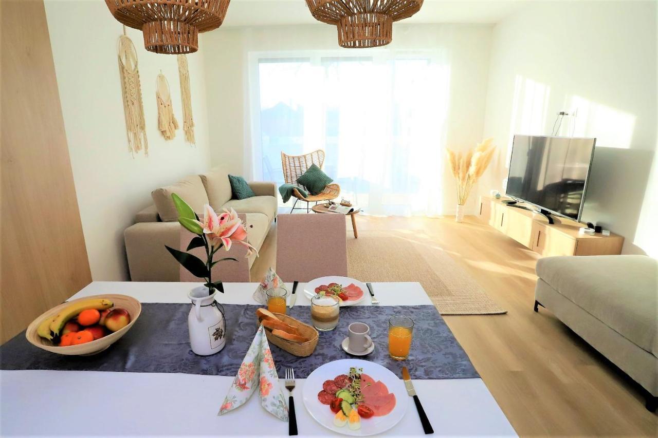 Platan Beach Apartman With Lakeview Balatonboglar Exterior photo