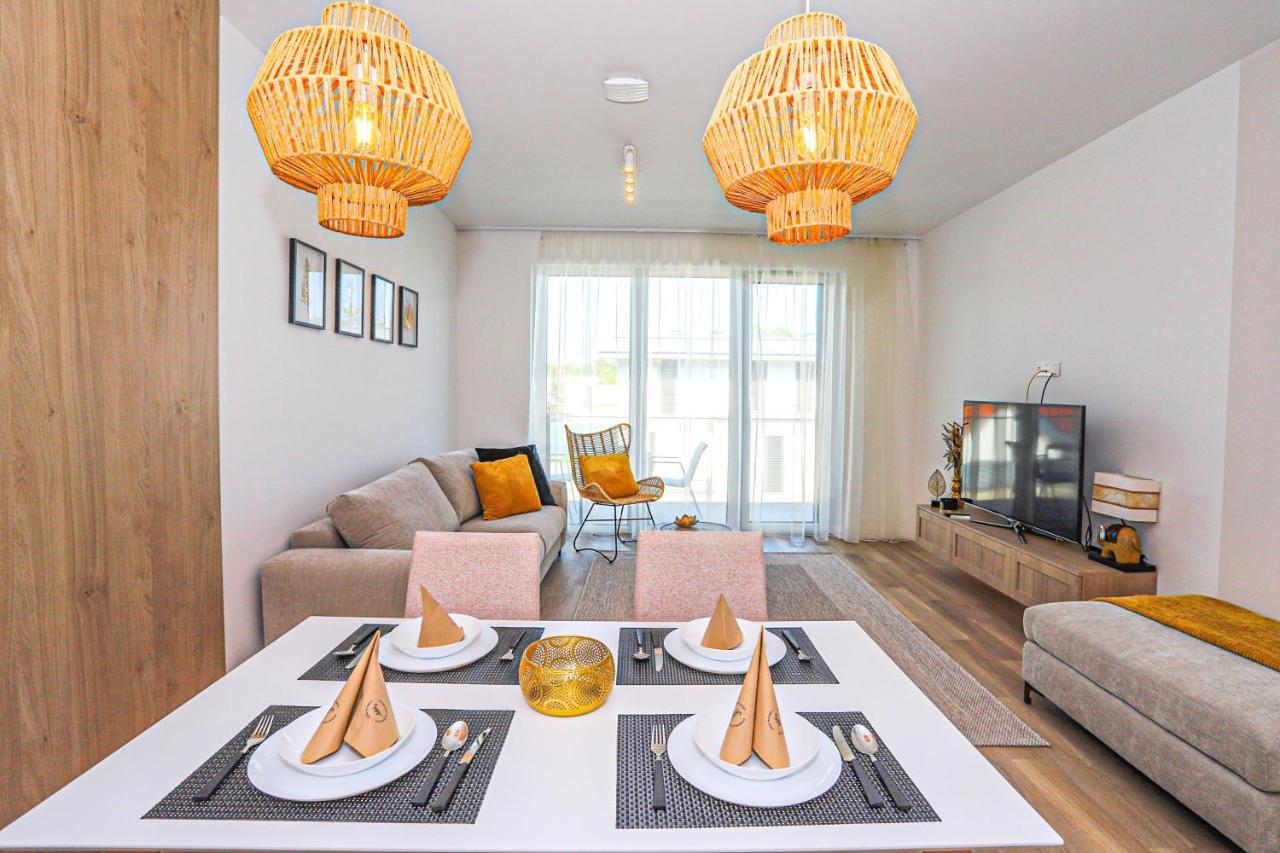Platan Beach Apartman With Lakeview Balatonboglar Exterior photo