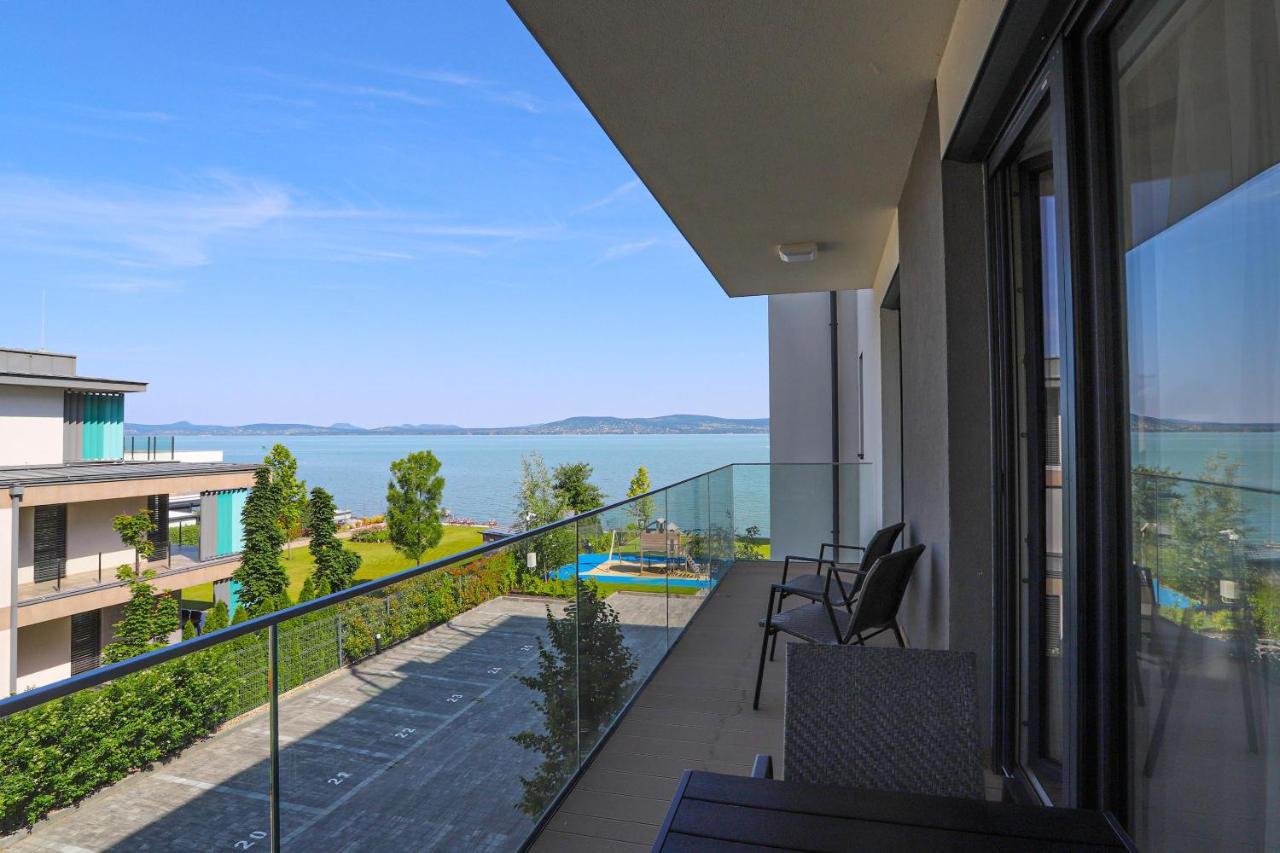 Platan Beach Apartman With Lakeview Balatonboglar Exterior photo