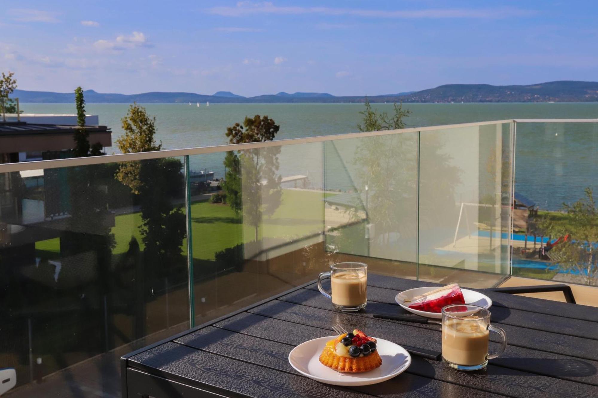 Platan Beach Apartman With Lakeview Balatonboglar Exterior photo